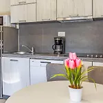 Mobile Luxury Premium-7 By Interhome * 풀라